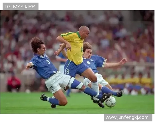 国外足球明星精彩进球集锦视频回顾让你重温经典瞬间